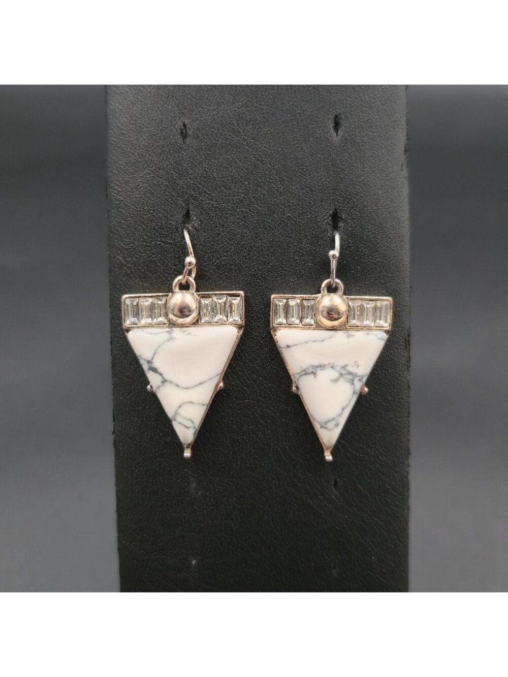 Geometric Boho Howlite Triangle Stone Dangle Earrings A7555 - Picture 1 of 5